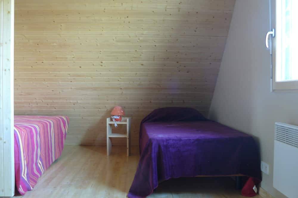 Fully equipped cottage in Mont-Saint-Michel Bay - bucolic setting with games in Saint-Martin-des-Champs (Avranches), Mont-Saint-Michel Bay