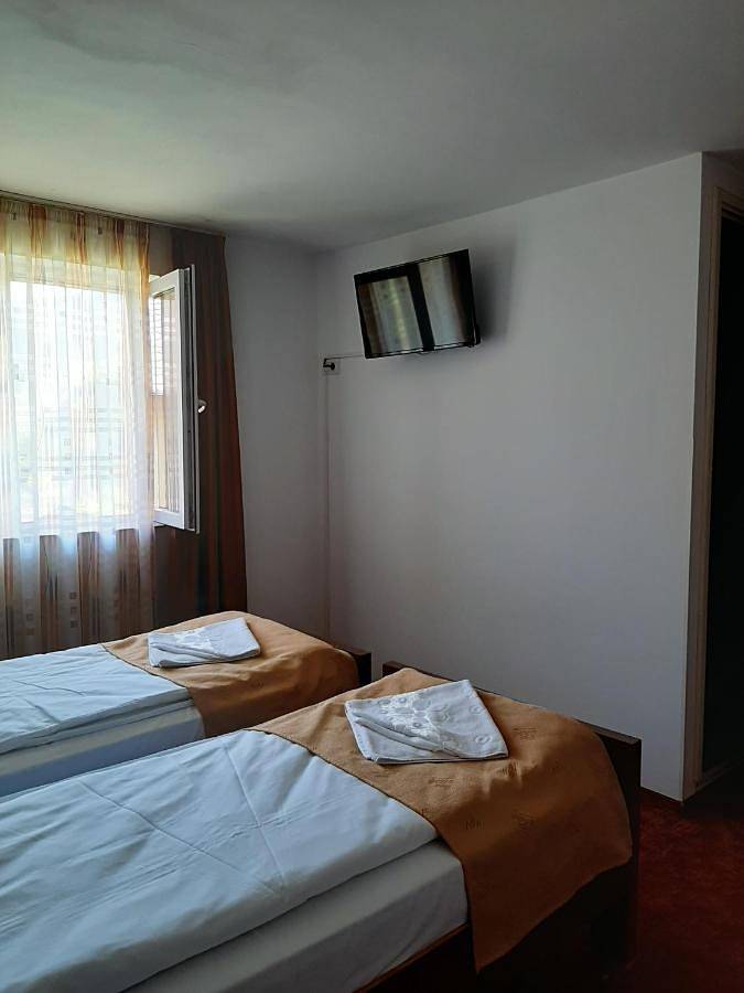 Maison d’hôte pour 2 personnes, avec jardin dans Bicaz - 3