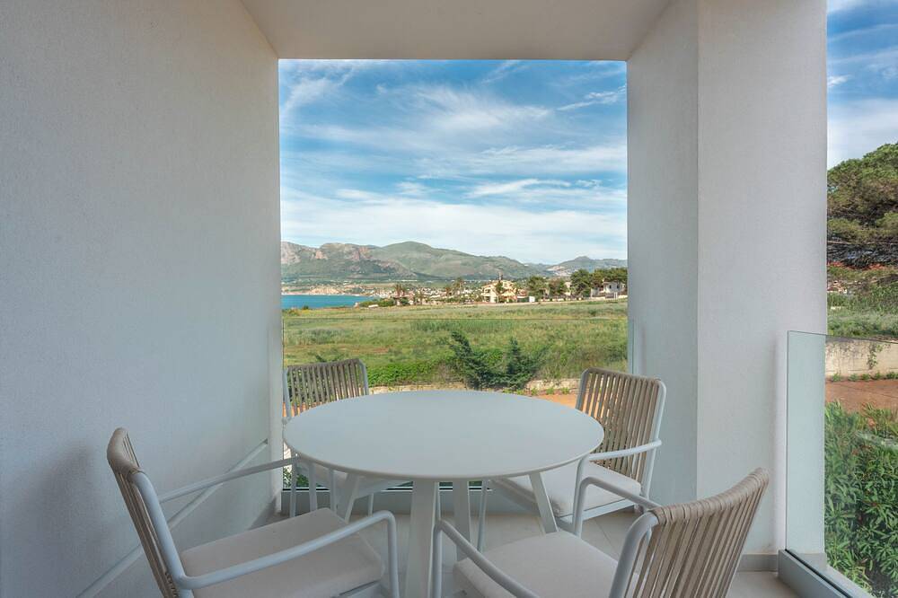 Ammare Luxury beachfront villa with pool, sauna, and direct beach access in Sicilia