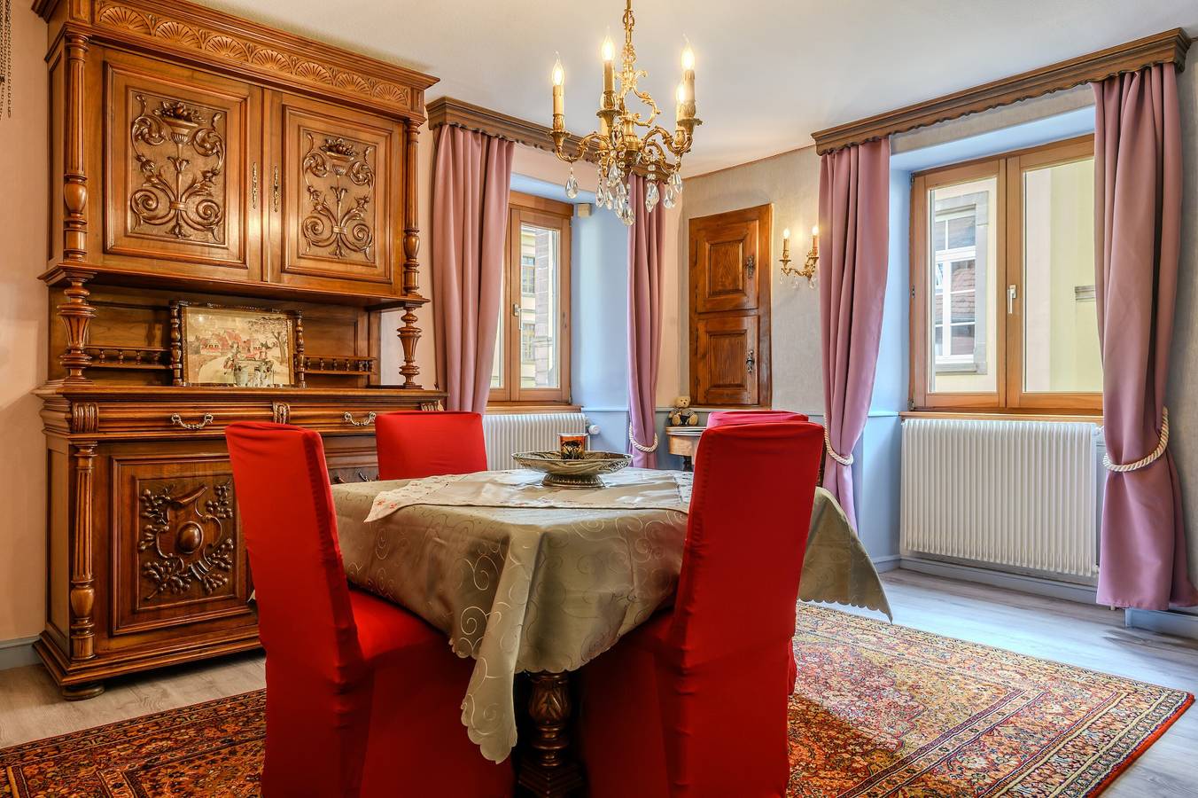 Apartamento entero, Gite Le Rempart en Guebwiller: Casa de ciudad con vistas al viñedo in Guebwiller, Parque natural regional de los Ballons des Vosges