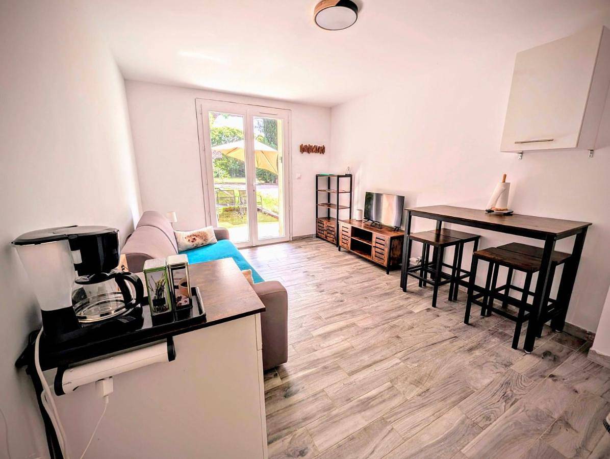 Appartement entier, Family Studio in Istres, Côte méditerranéenne (France)