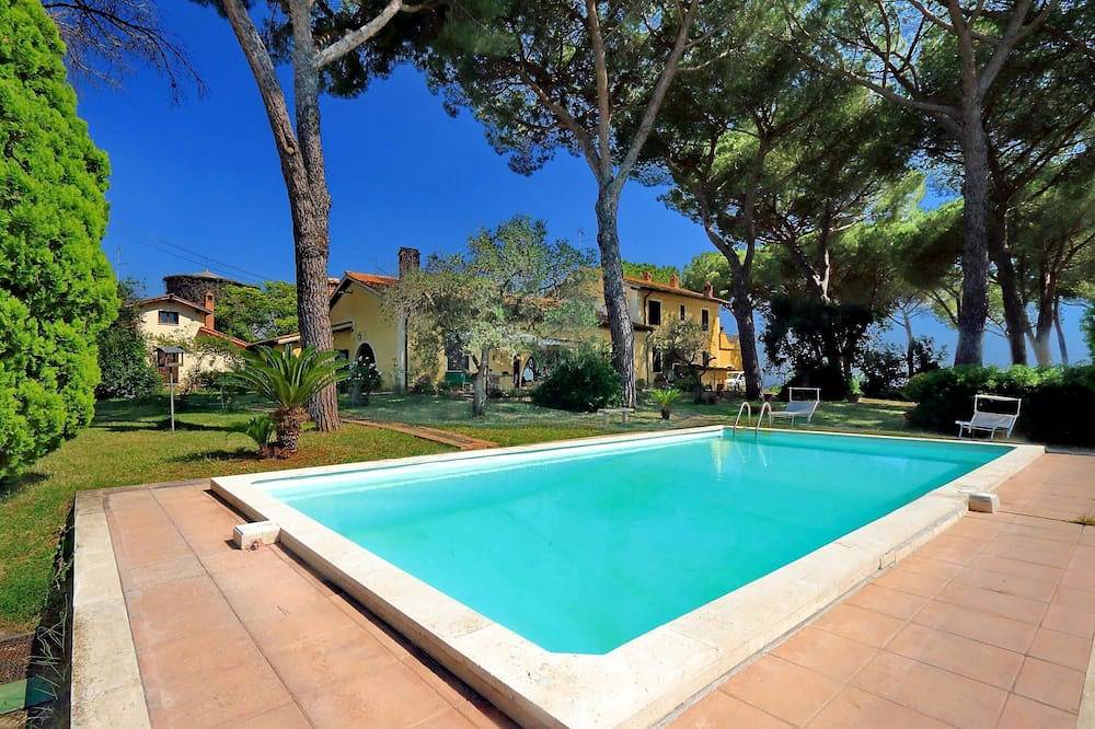 Villa for 11 People in Marcigliana, Rome