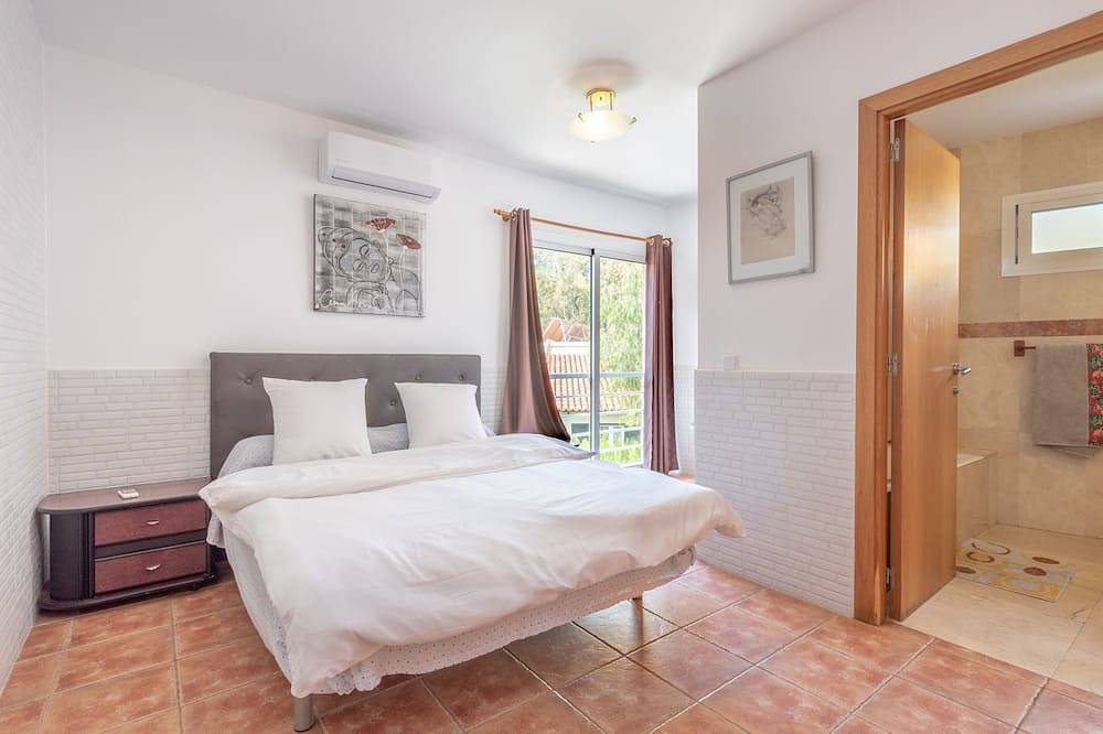 Precioso Chalet  pareado con Piscina y  Aire Acondicionado cerca del la playa in Puerto de Alcúdia, Alcúdia