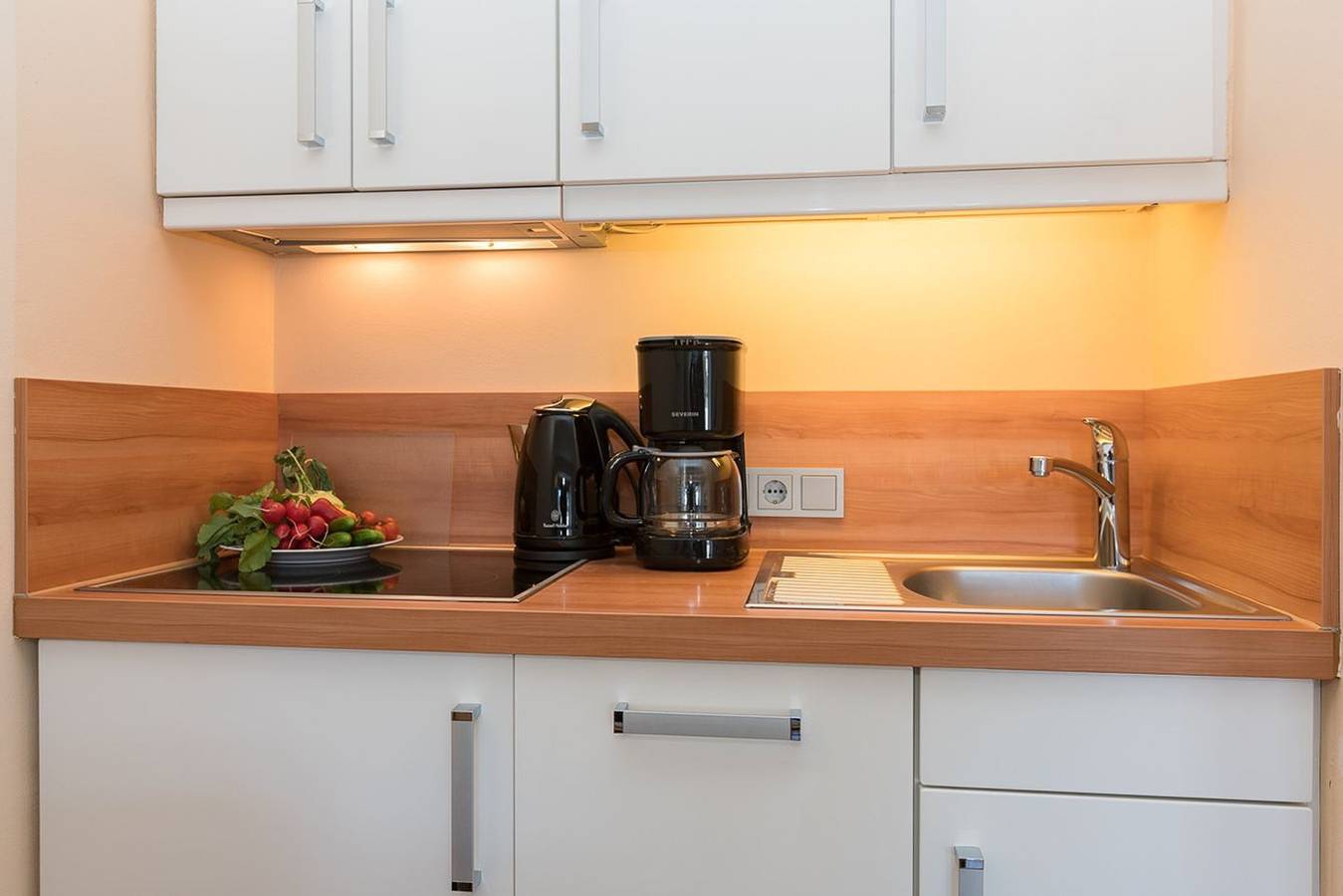 Ganze Wohnung, Modern ausgestattete Wohnung mit Balkon und Parkplatz in Wenningstedt in Wenningstedt, Sylt