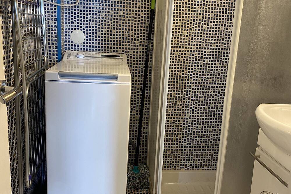 Ganze Wohnung, Schöne und komfortable Wohnung mit Aussicht. Der Zugang zu Pool, Tennis und Paddle-Platz in Torrox Costa, Torrox