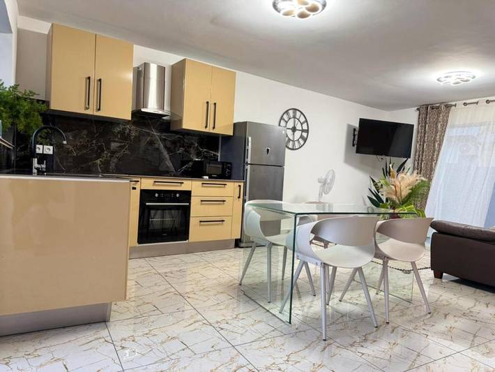 Location de vacances pour 5 personnes, avec vue et jardin dans Plage des Raisins Clairs - 4