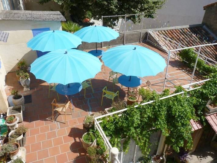 Hôtel pour 3 personnes, avec Terrasse et Vue à Salon-de-Provence