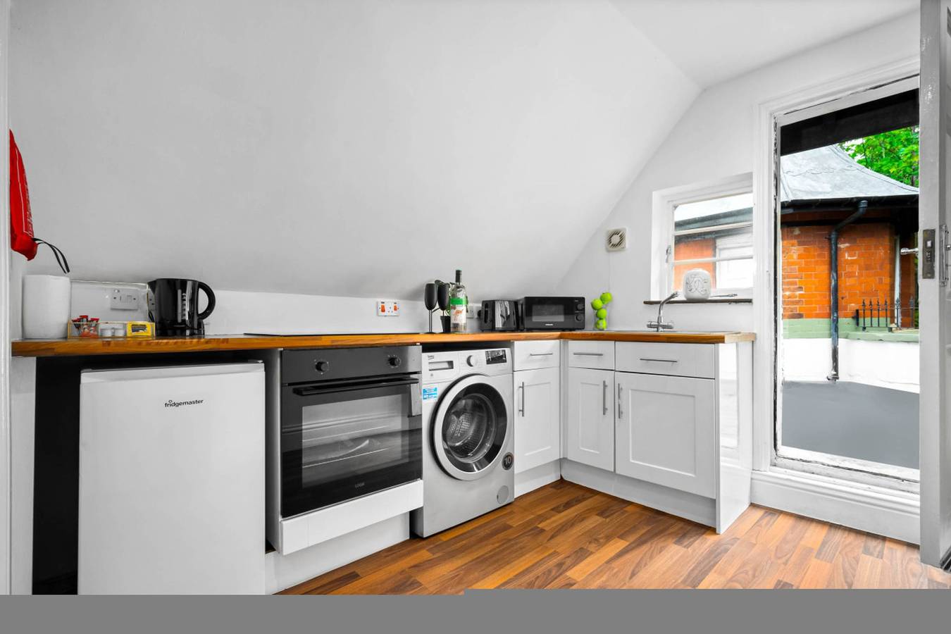 Entire apartment, Stylish Apartment - Parking - Terrace - Wolverhampton in Wolverhampton, Birmingham Area