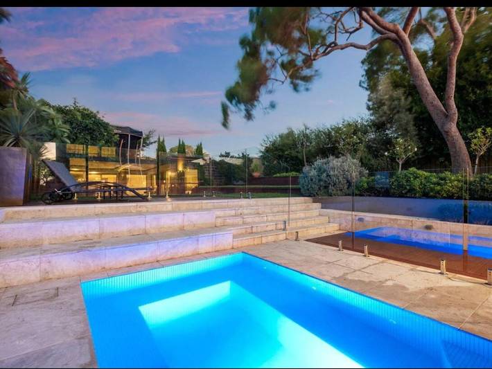 Villa pour 15 personnes, avec jacuzzi ainsi que piscine et jardin à Sydney - 2