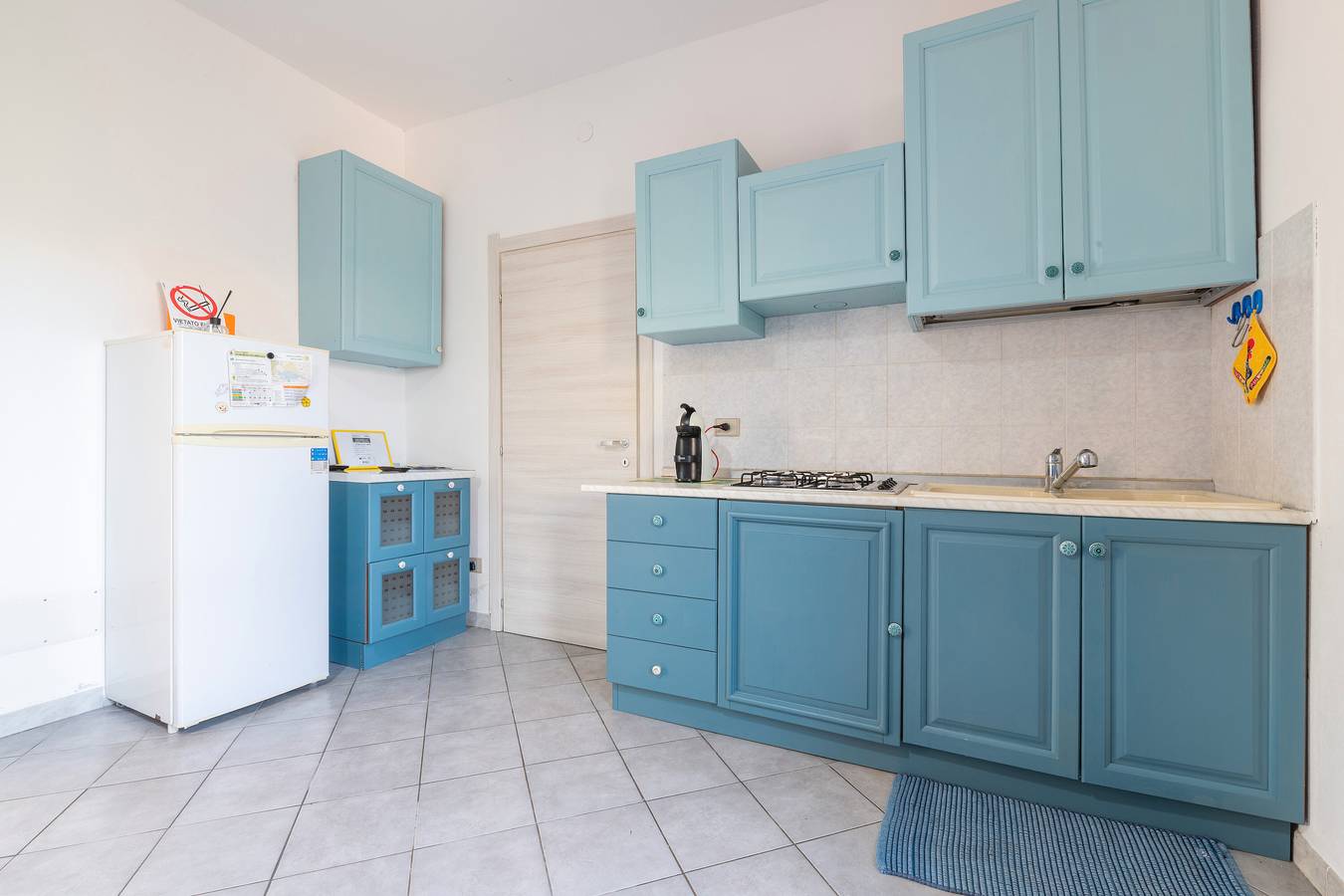 Apartamento inteiro, Apartamento 'Sud Sardinia 15' a partir de Cagliari E' com Varanda e Wi-Fi in Capoterra, Cagliari (província)