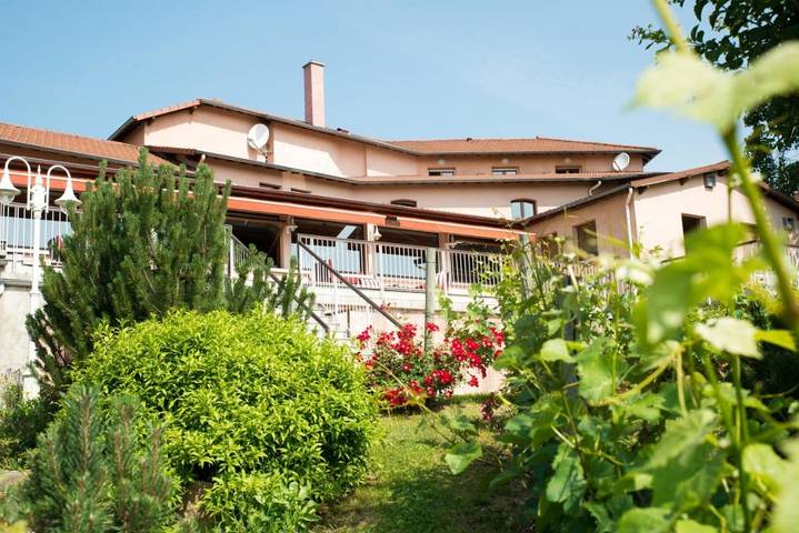 Hôtel pour 2 personnes, avec vue et jardin à Le Cergne