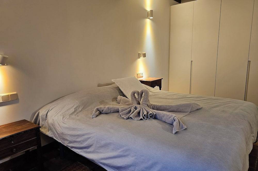 Entire apartment, Ground Floor. House, apartment of 100 m. in the center of Pedraza, without stairs in Pedraza, Segovia Province