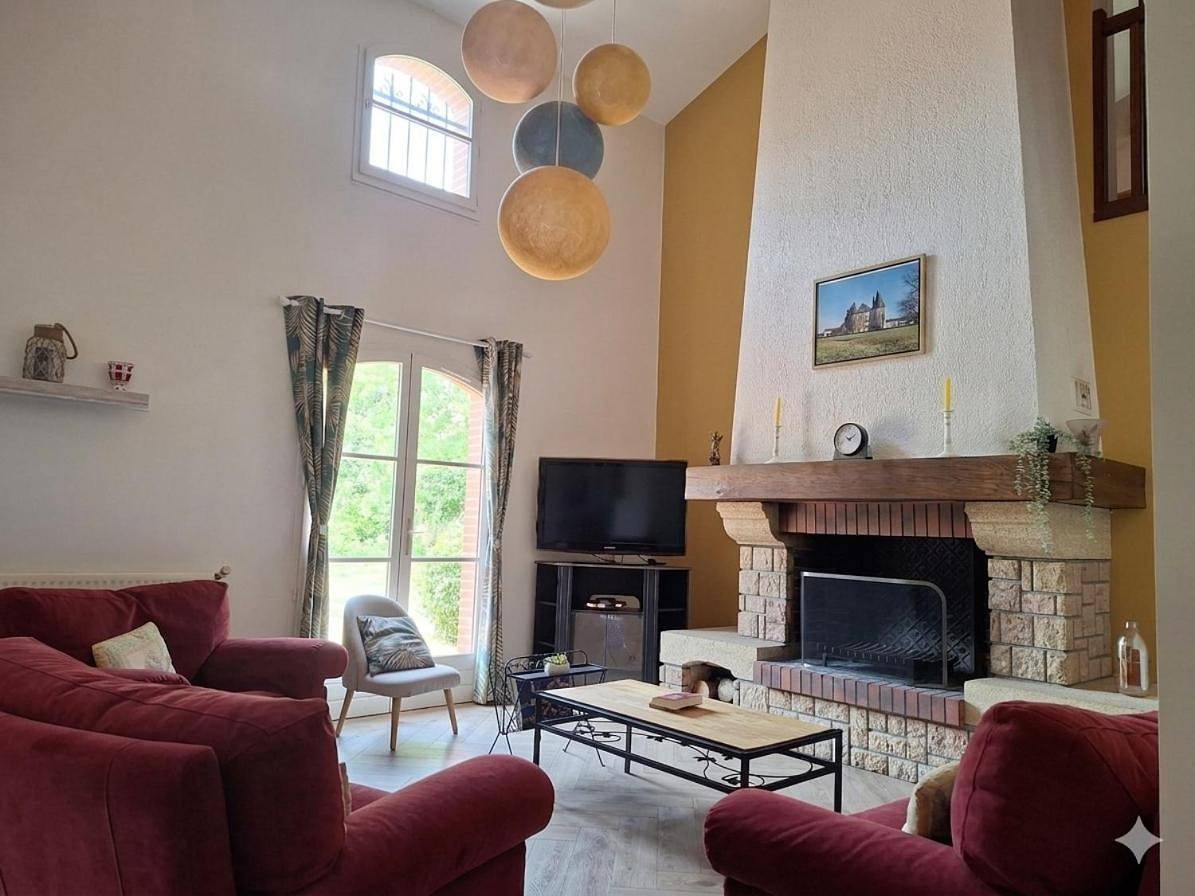 Villa avec piscine et clim pour 12 personnes aux portes de Toulouse in Belberaud, Canal du Midi
