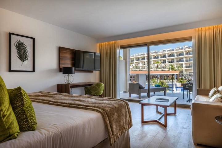 Location de vacances pour 4 personnes, avec jardin ainsi que sauna et jacuzzi, adapté aux familles à Palmanova (Espagne) - 2