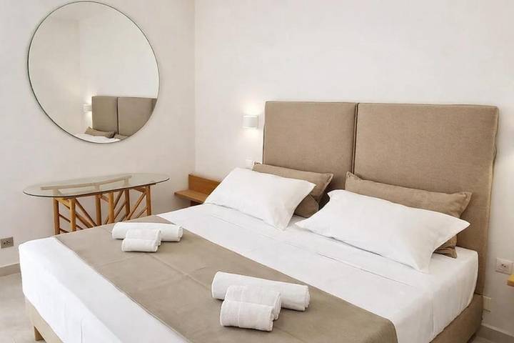 Hôtel pour 2 personnes, avec piscine ainsi que jardin et balcon