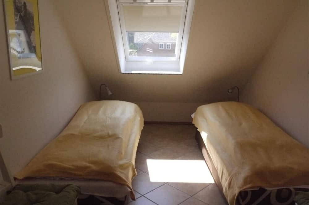 Apartamento entero, Apartamento para 4-8 personas, con jardín, se admiten mascotas, a pocos minutos de la playa. in Zempin, Usedomer Norden