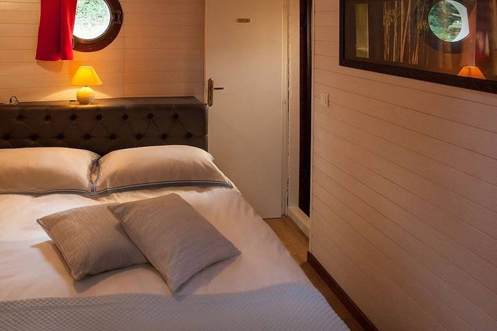 Péniche pour 2 personnes, avec jacuzzi dans Occitanie - 3