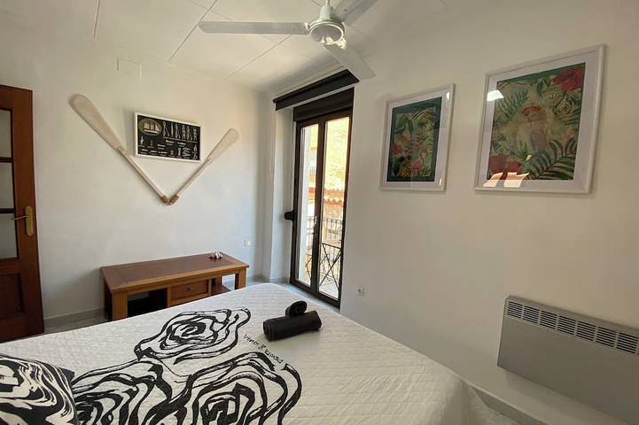Ganze Wohnung, Charmantes Apartment in Portbou, Costa Brava – Perfekt für Ihren Urlaub! in Portbou, Oberampurien