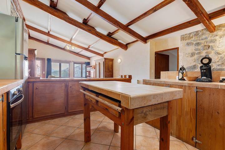 Ferienhaus 'Gîtes De Saint Ribert 6 Pièces' mit gemeinsamer Terrasse und WLAN in Castellane und Umgebung