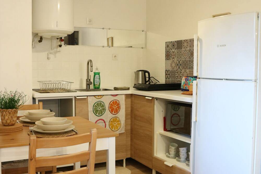 Apartamento entero, Studio with Terrace near Rer An and L to Paris & La Défense in Sartrouville, Yvelines