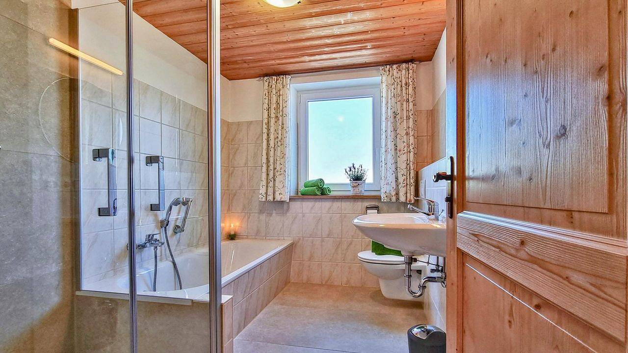 Ganze Ferienwohnung, Ferienwohnung für 6 Personen (85 m²) in Wildsteig in Wildsteig, Romantische Straße