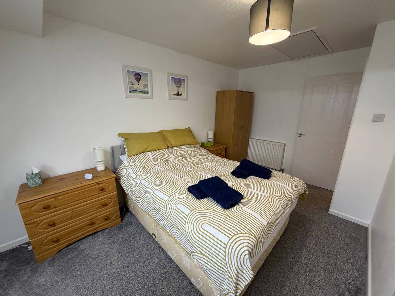 Sleeps 5 pet friendly, Enclosed garden, Parking in Hereford, Herefordshire