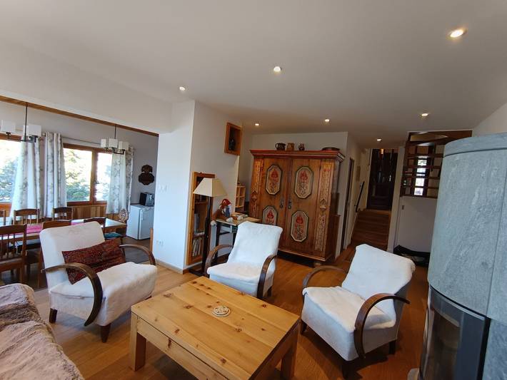 Entire apartment, Charming apartment in chalet, facing slopes, 4 bedrooms, 9 people. in Montgenèvre, Briançon region