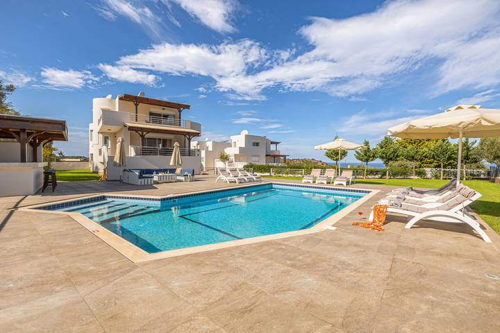 Ferienhaus für 10 Personen, mit Seeblick und Ausblick sowie Garten