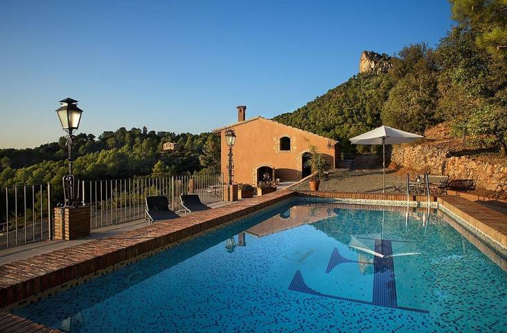 Casa rural para 8 personas, con Balcón y Terraza además de Jardín y Piscina en Priorat