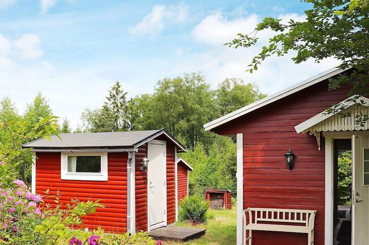 Ferienhaus für 4 Personen, mit Terrasse und Balkon/Terrasse