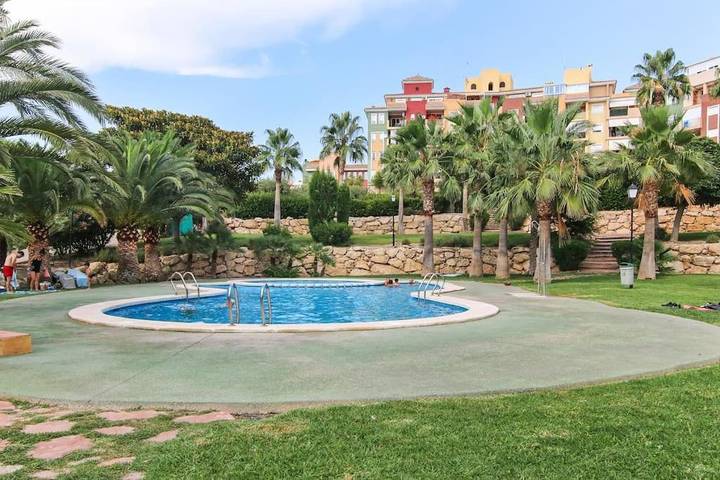 Apartamento de vacaciones para 4 personas, con Balcón y Terraza además de Jardín y Piscina en Bonalba