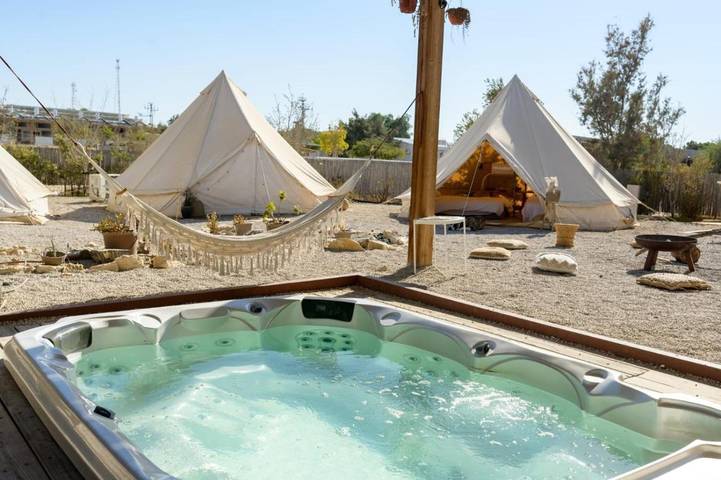 Casa de vacaciones para 32 personas, con jacuzzi además de jardín y terraza, Se admiten mascotas - 1