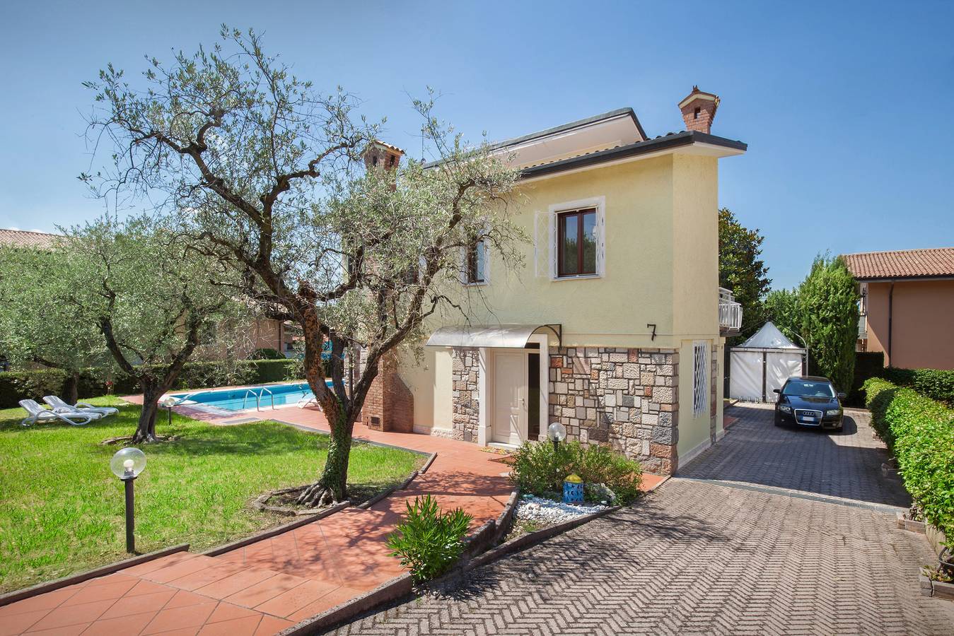 Villa Rose with private Pool in Bardolino, Montagnes autour du lac de Garde