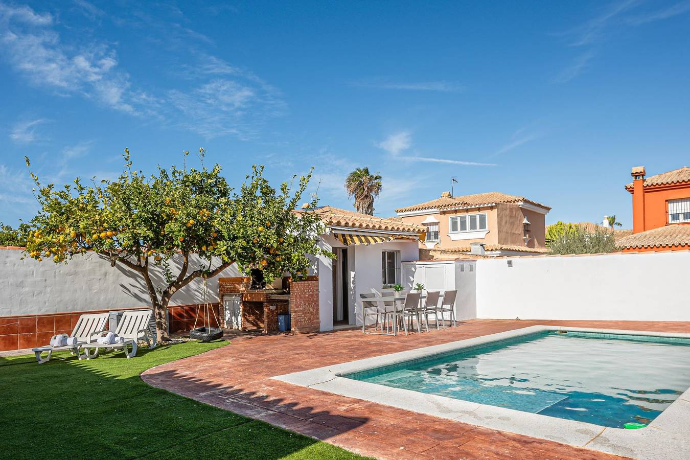 Alquiler de Chalet con Aire Acondicionado y piscina privada. in Sancti Petri, Chiclana de la Frontera