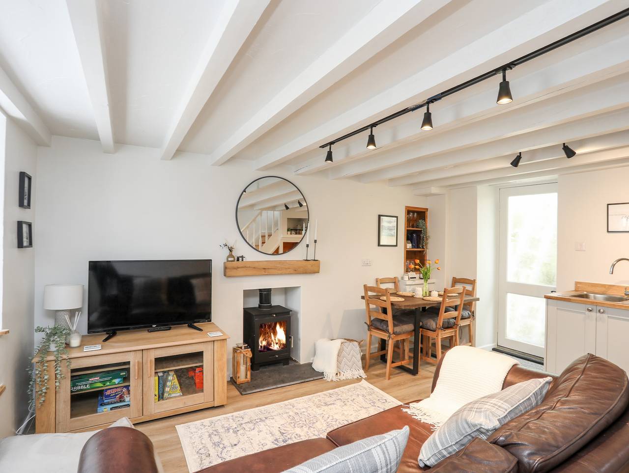 Bwthyn Lili (Lily Cottage) in Cemaes, Isle of Anglesey