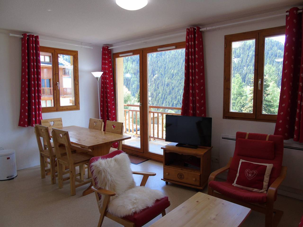 Apartamento entero, Acogedor apartamento 6 pers, 2 hab, balcón cerca de pistas in Valfréjus, Modane