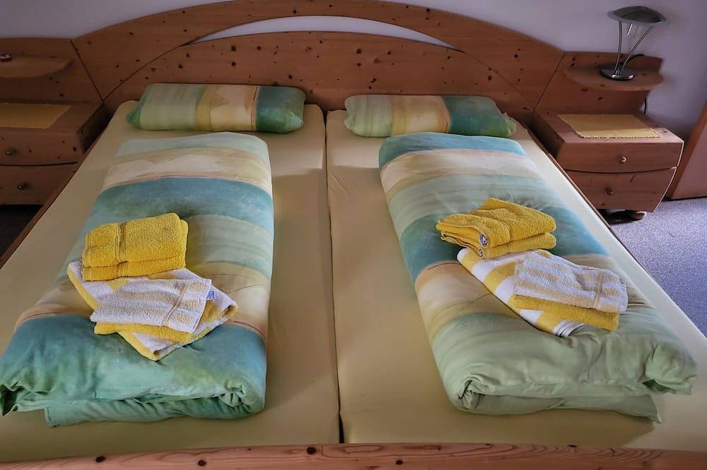 Wohnen am Golfplatz in sehr ruhiger Lage. in Haarbach, Ostbayern