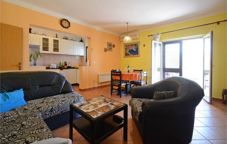 Ganze Ferienwohnung, Urlaub am Meer: 2-Zimmer-Wohnung mit Terrasse und Parkplatz, 200 m vom Strand entfernt in Račišće (Dalmatien), Korcula