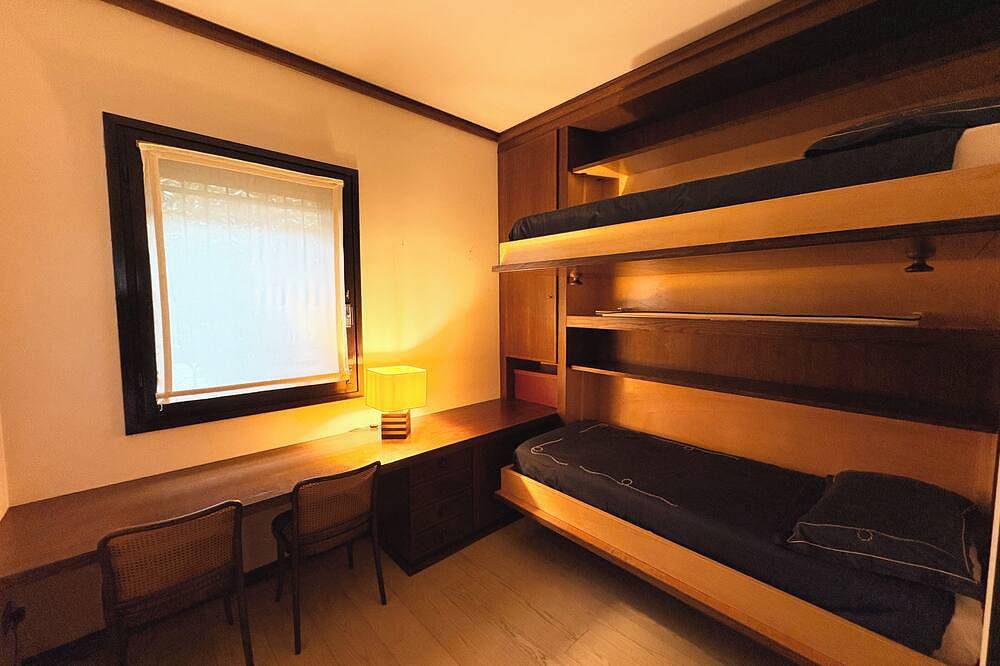 Ganze Wohnung, Lèsia Oasis - The House on the Lake - beach and pool in Lesa, Lago Maggiore (Piemont)