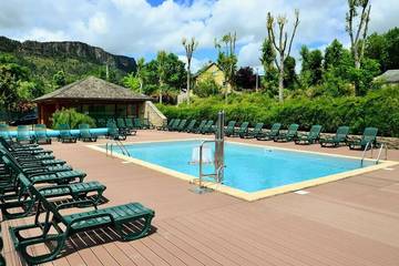 Location de vacances pour 4 personnes, avec balcon/terrasse ainsi que jacuzzi et terrasse, animaux acceptés à Meyrueis