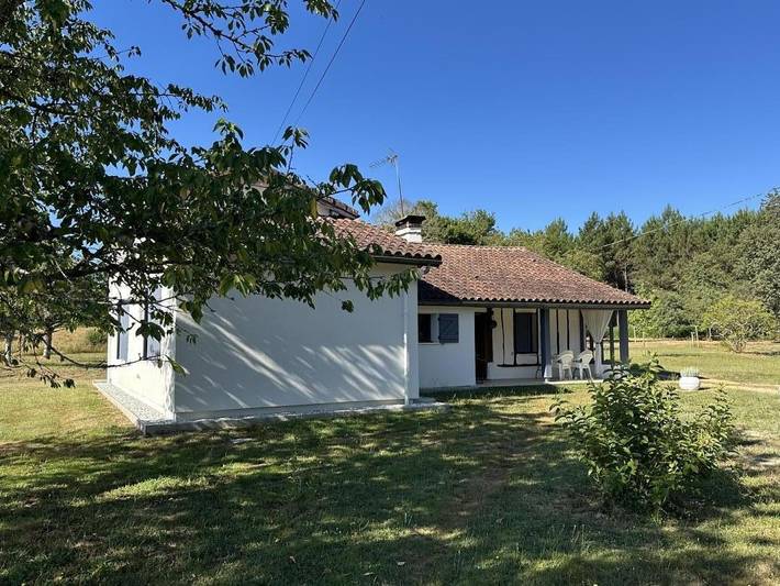 Gîte pour 6 personnes, avec Terrasse ainsi que Jardin et Vue