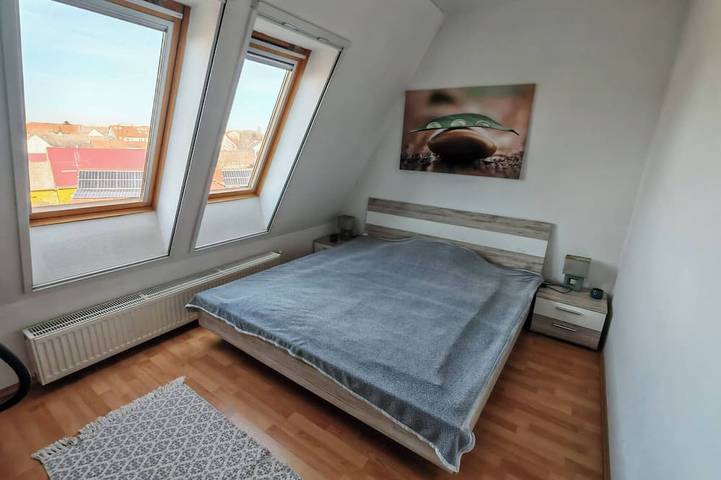 Ganze Wohnung, White Apartment – Gemütlicher und zentraler Rückzugsort mit einem Schlafzimmer in Kecskemét in Ketschkemet, Kecskeméti járás