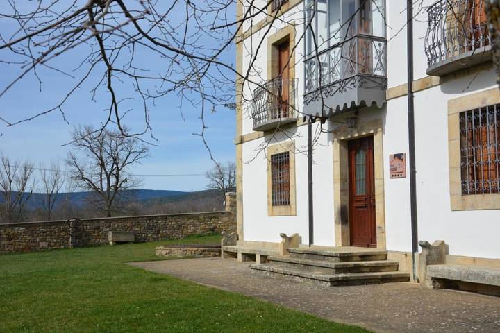 Casa rural para 16 personas, con vistas y jardín en El Valle (Soria) - 3