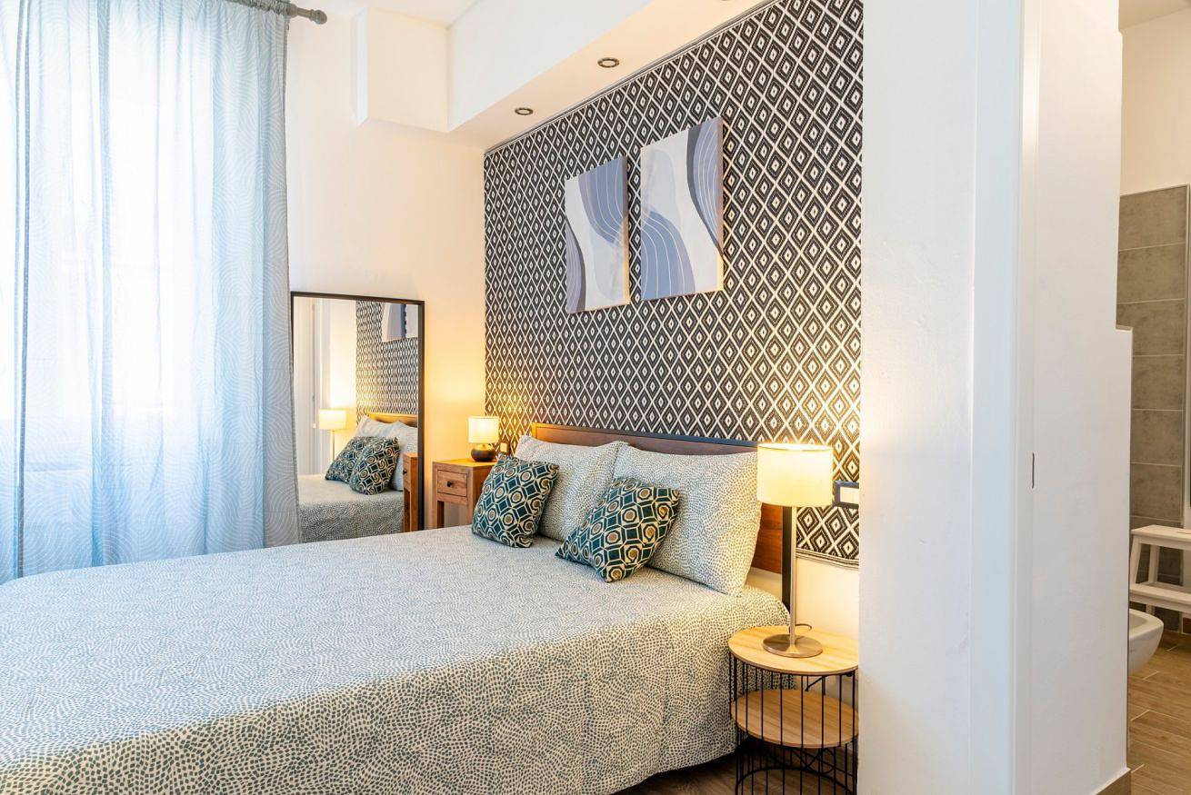 Apartamento entero, Livorno Central and Modern Room! in Livorno, Costa Etrusca