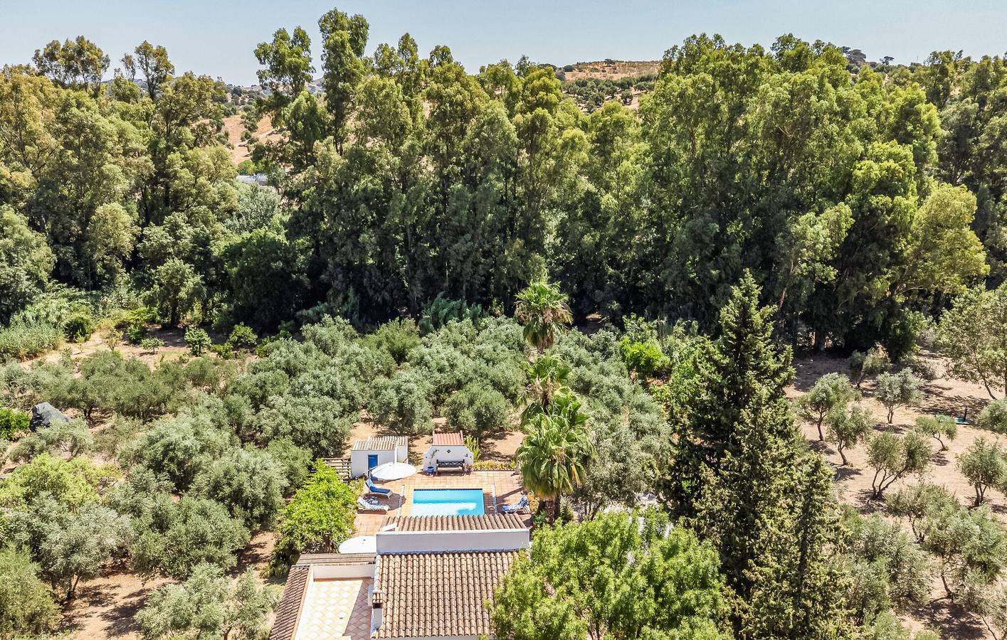 Modern Apartment with Pool, WiFi & AC in Algodonales, White Villages