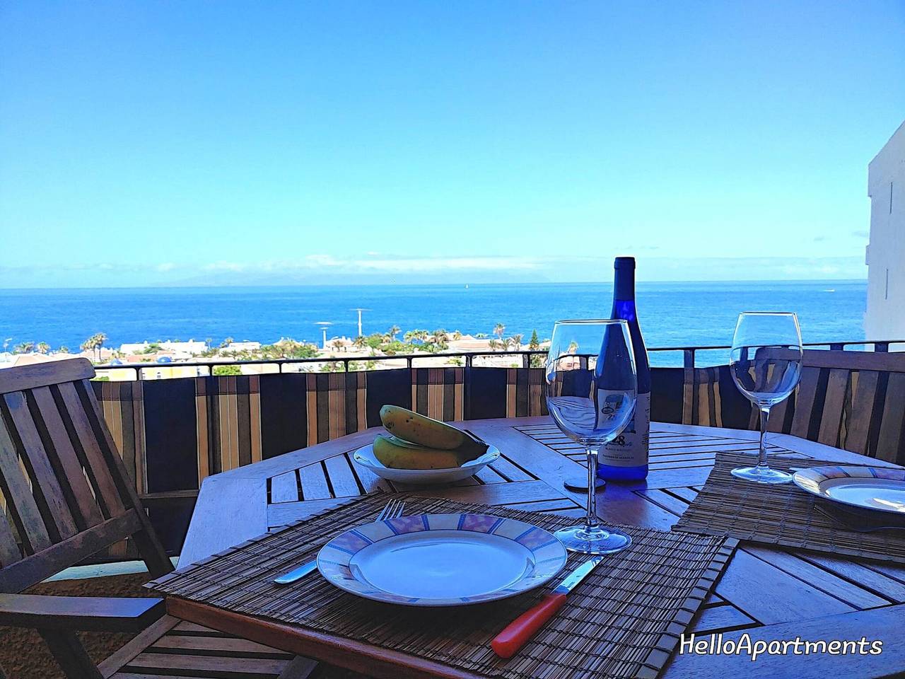 Estudio entero, Alojamiento confortable en Playa de La Arena con balcón y piscina de agua salada in La Arena, Santiago del Teide