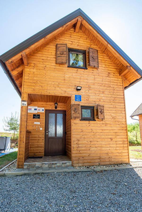 Dom dla 6 osób, z Taras i Widok na jezioro oraz Widok w Slawonia