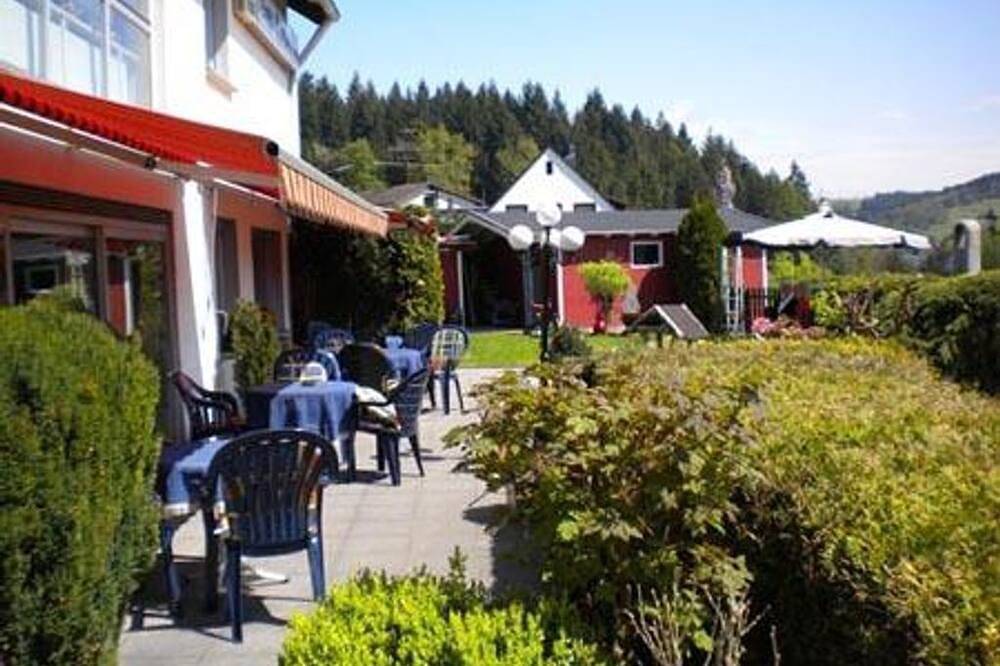 Hotel Pension Haus Berghof - Doppelzimmer Dusche/Wc mit Balkon oder Terrrasse in Hellenthal, Rureifel (Nordrhein-westfalen)