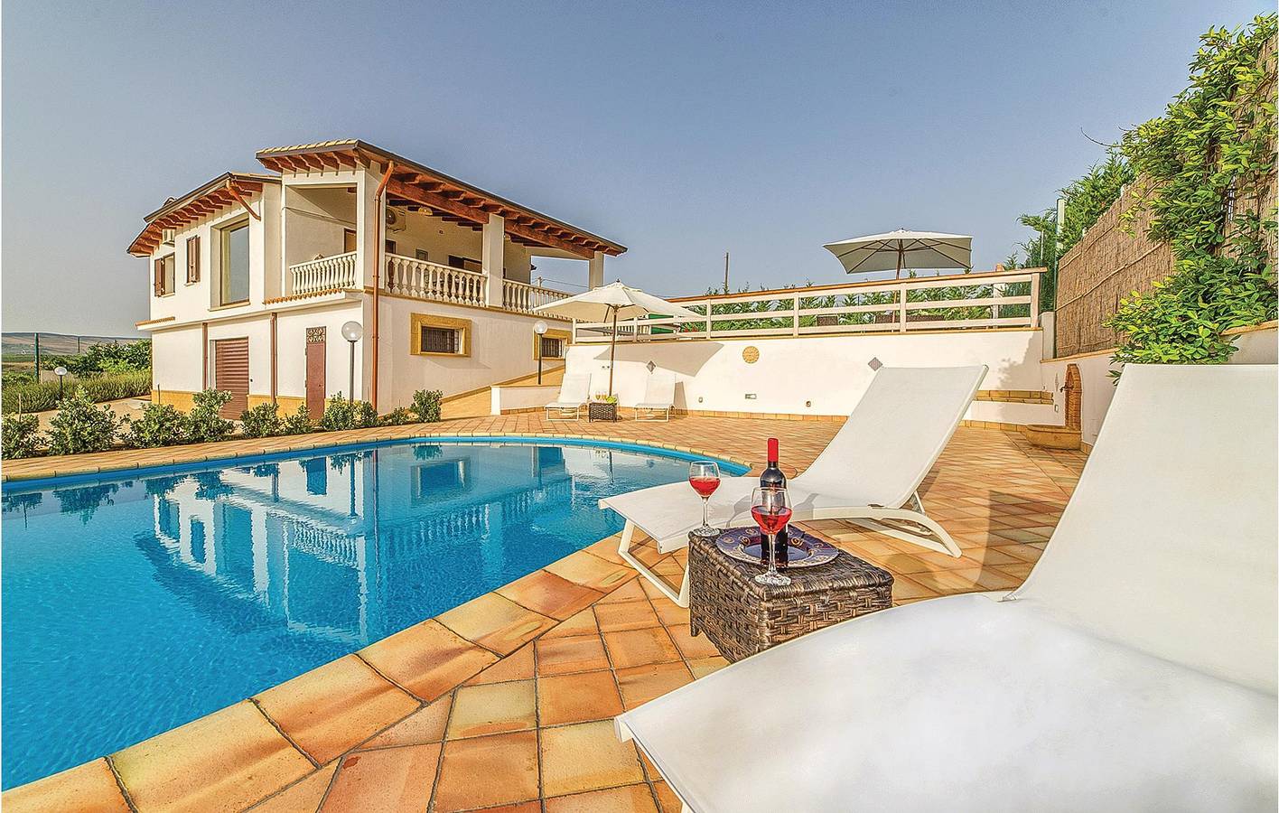 Moderno appartamento di 120 mq: AC, piscina, terrazza e altro in Sambuca di Sicilia, Provincia di Agrigento