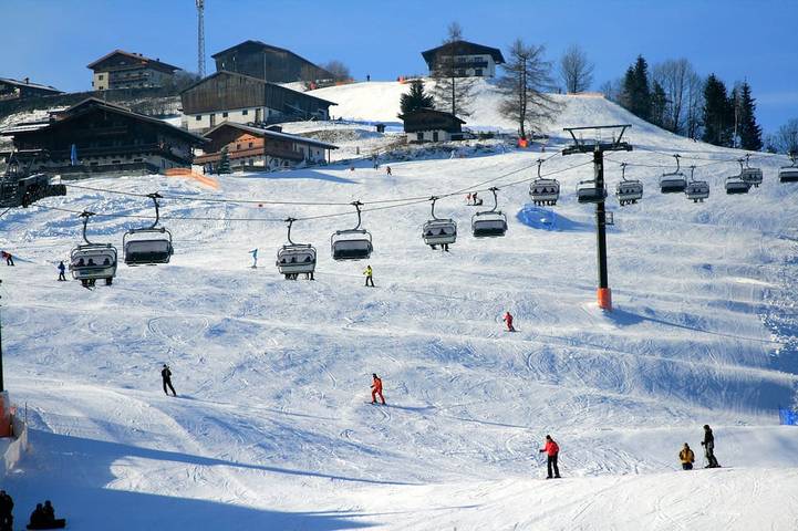 Ganze Wohnung, 1 Studio Flat walking distance to ski lifts (we have 2 in the same building) in Hohe Tauern, Kaprun